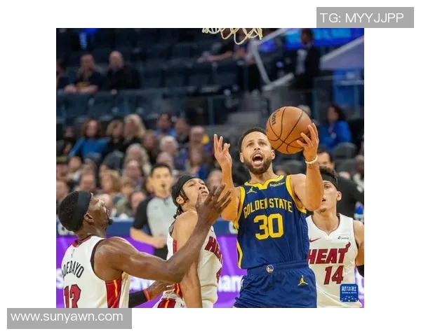 2017年NBA常规赛勇士队与热火队精彩对决回顾与分析 2017年NBA常规赛勇士队与热火队精彩对决回顾与分析