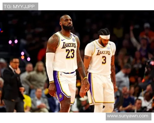 湖人对阵热火第六场浓眉所穿鞋款揭秘与比赛精彩瞬间回顾